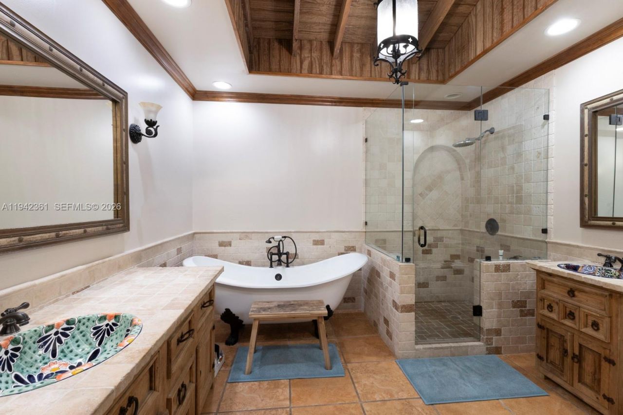 360 SW 28th Rd, Miami, FL 33129 Photo