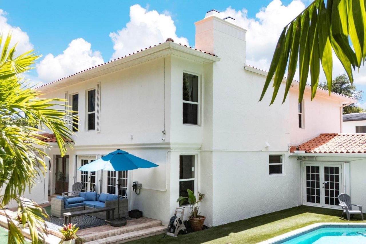 360 SW 28th Rd, Miami, FL 33129 Photo