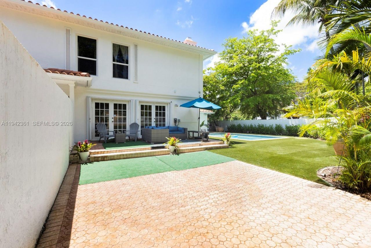 360 SW 28th Rd, Miami, FL 33129 Photo