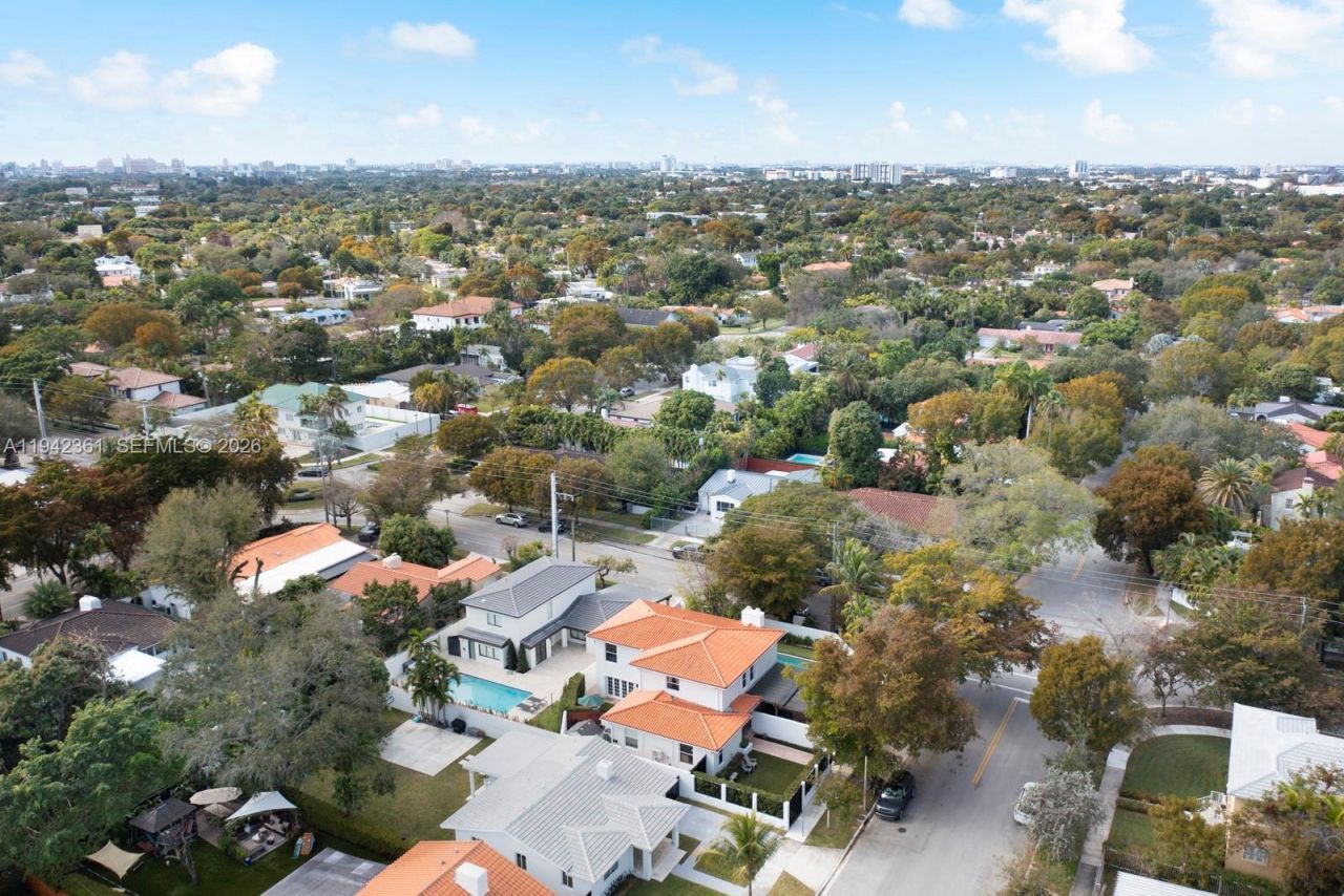 360 SW 28th Rd, Miami, FL 33129 Photo