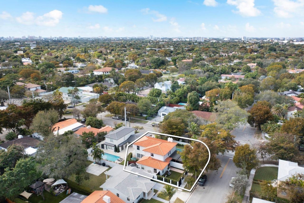 360 SW 28th Rd, Miami, FL 33129 Photo