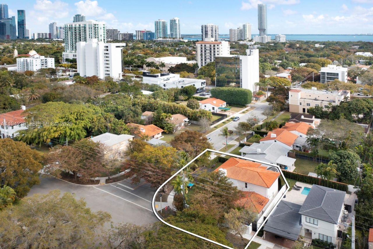 360 SW 28th Rd, Miami, FL 33129 Photo