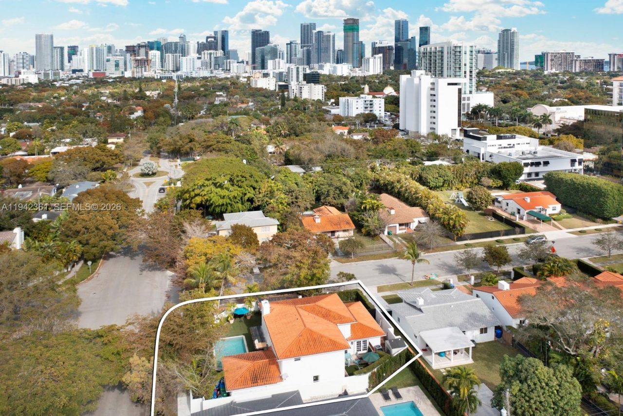 360 SW 28th Rd, Miami, FL 33129 Photo