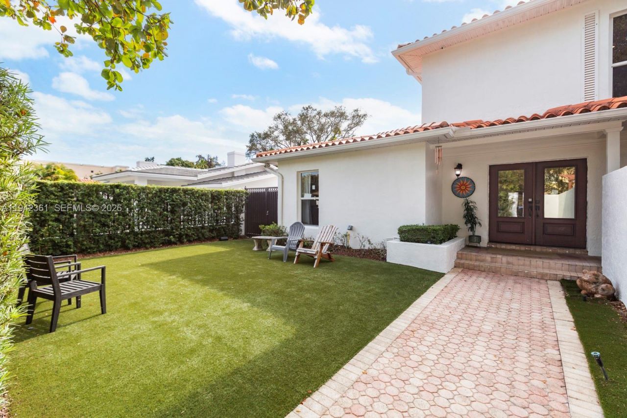 360 SW 28th Rd, Miami, FL 33129 Photo