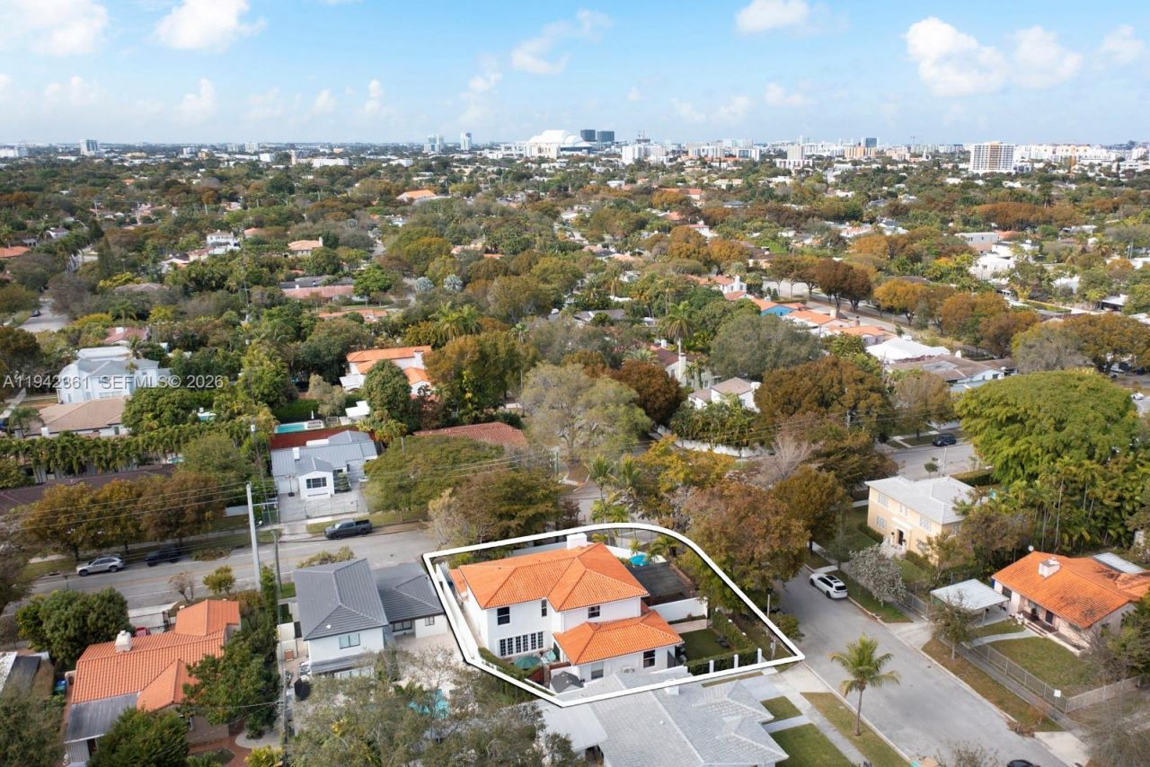 360 SW 28th Rd, Miami, FL 33129 Photo