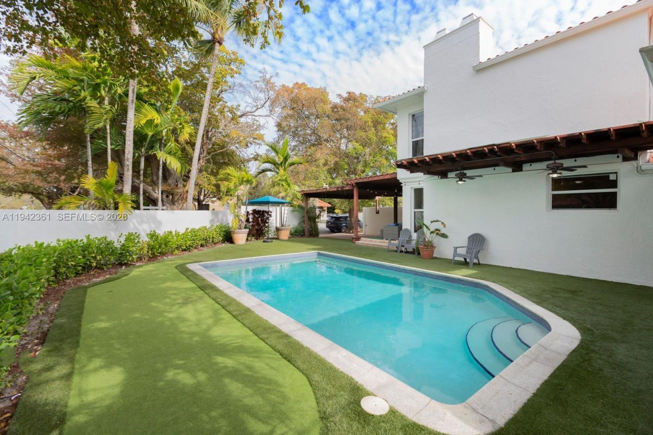 360 SW 28th Rd, Miami, FL 33129 Photo