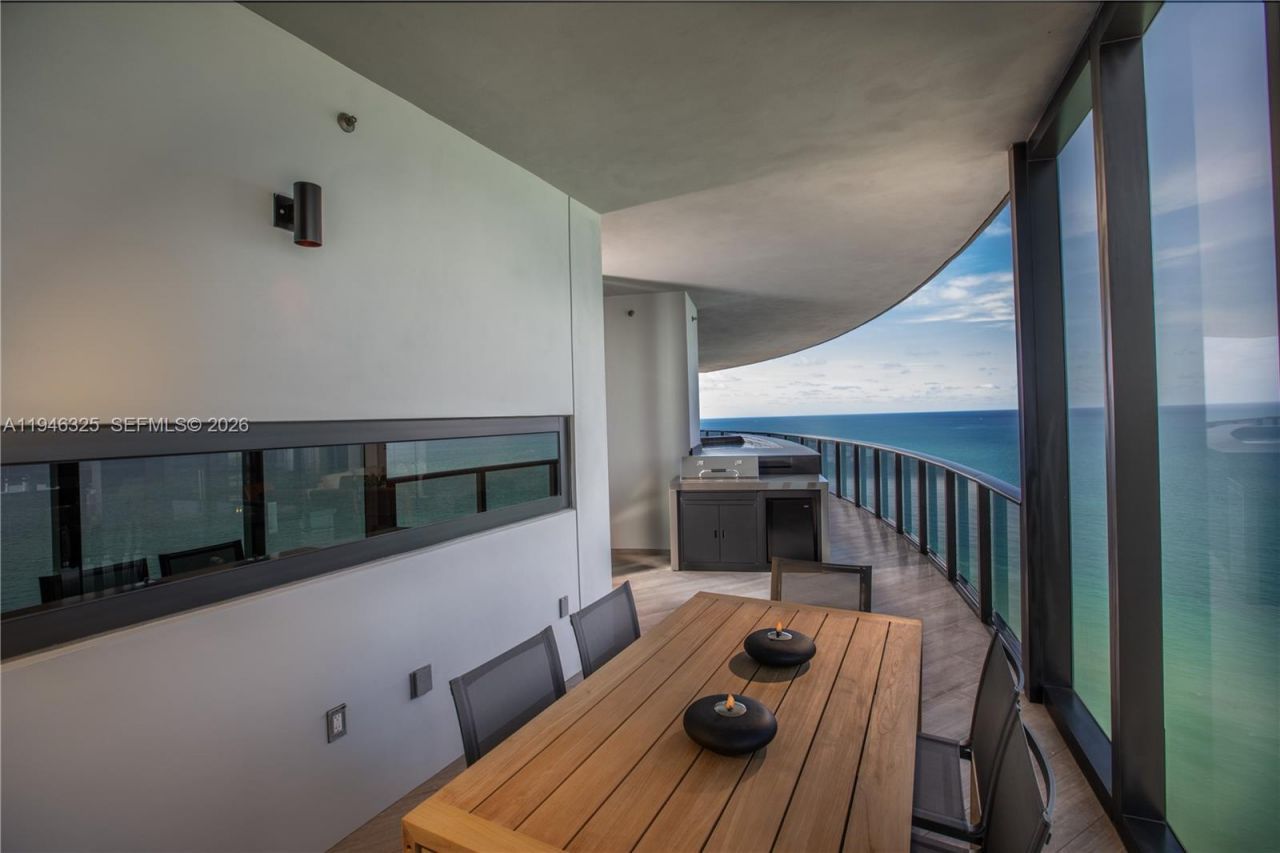 18555 Collins Ave , Unit 2601, Sunny Isles Beach, FL 33160 Photo