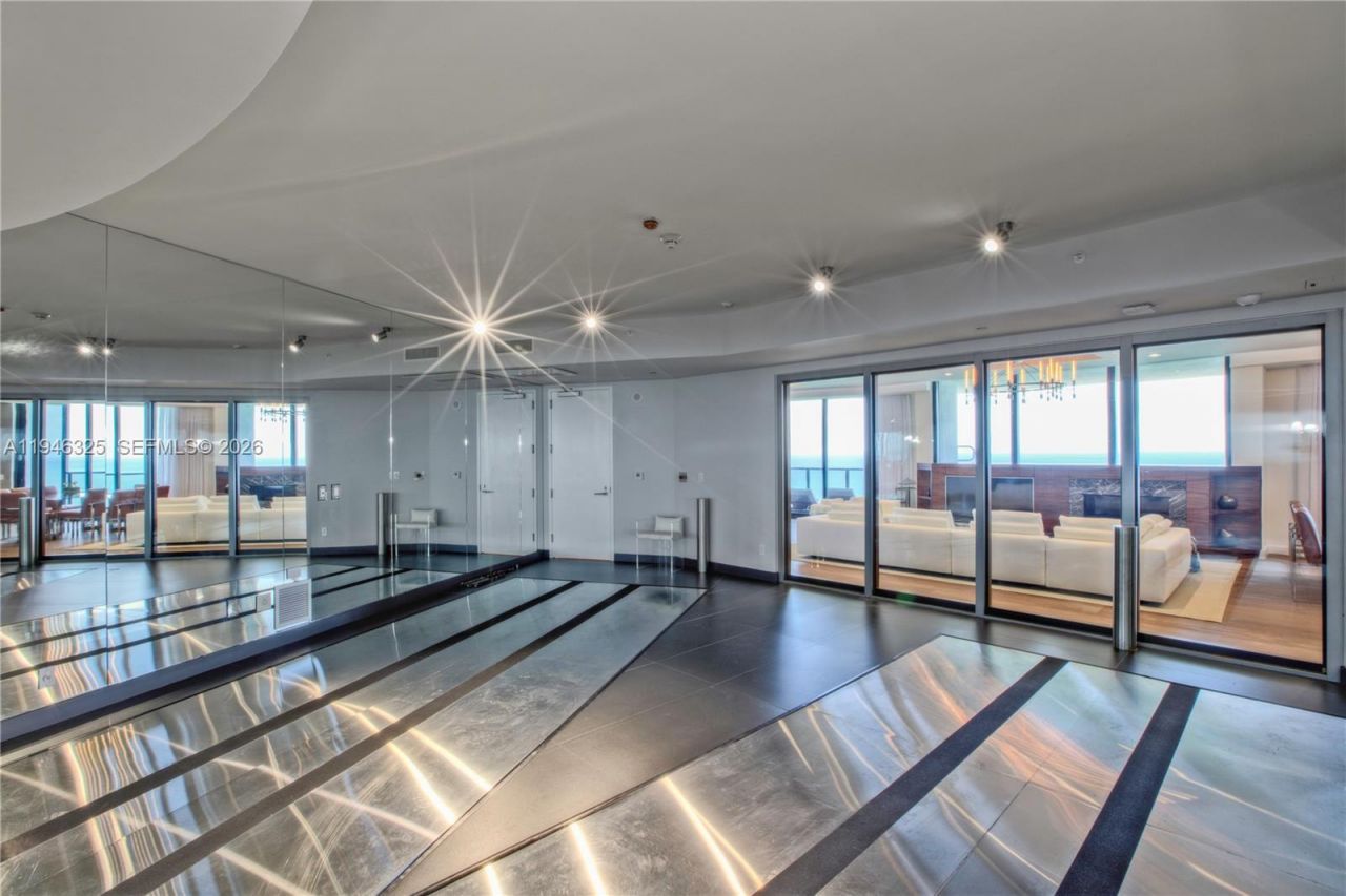 18555 Collins Ave , Unit 2601, Sunny Isles Beach, FL 33160 Photo