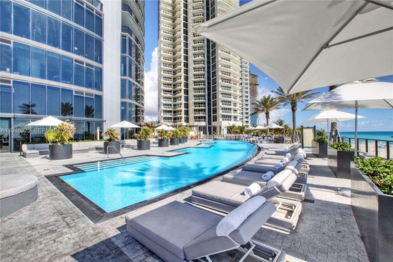 18555 Collins Ave , Unit 2601, Sunny Isles Beach, FL 33160 Photo