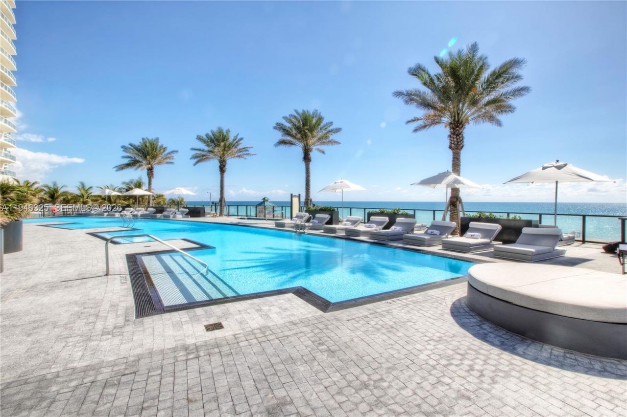 18555 Collins Ave , Unit 2601, Sunny Isles Beach, FL 33160 Photo