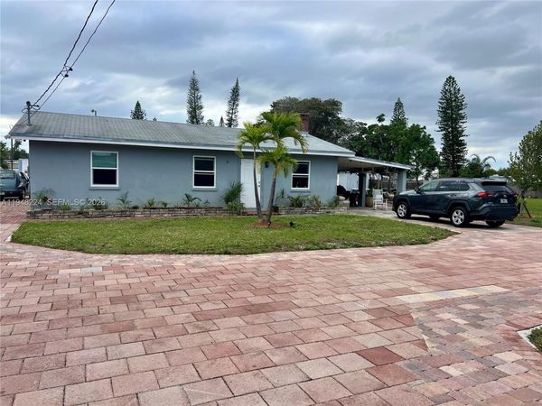 4 Helwig Ter, Deerfield Beach, FL 33064