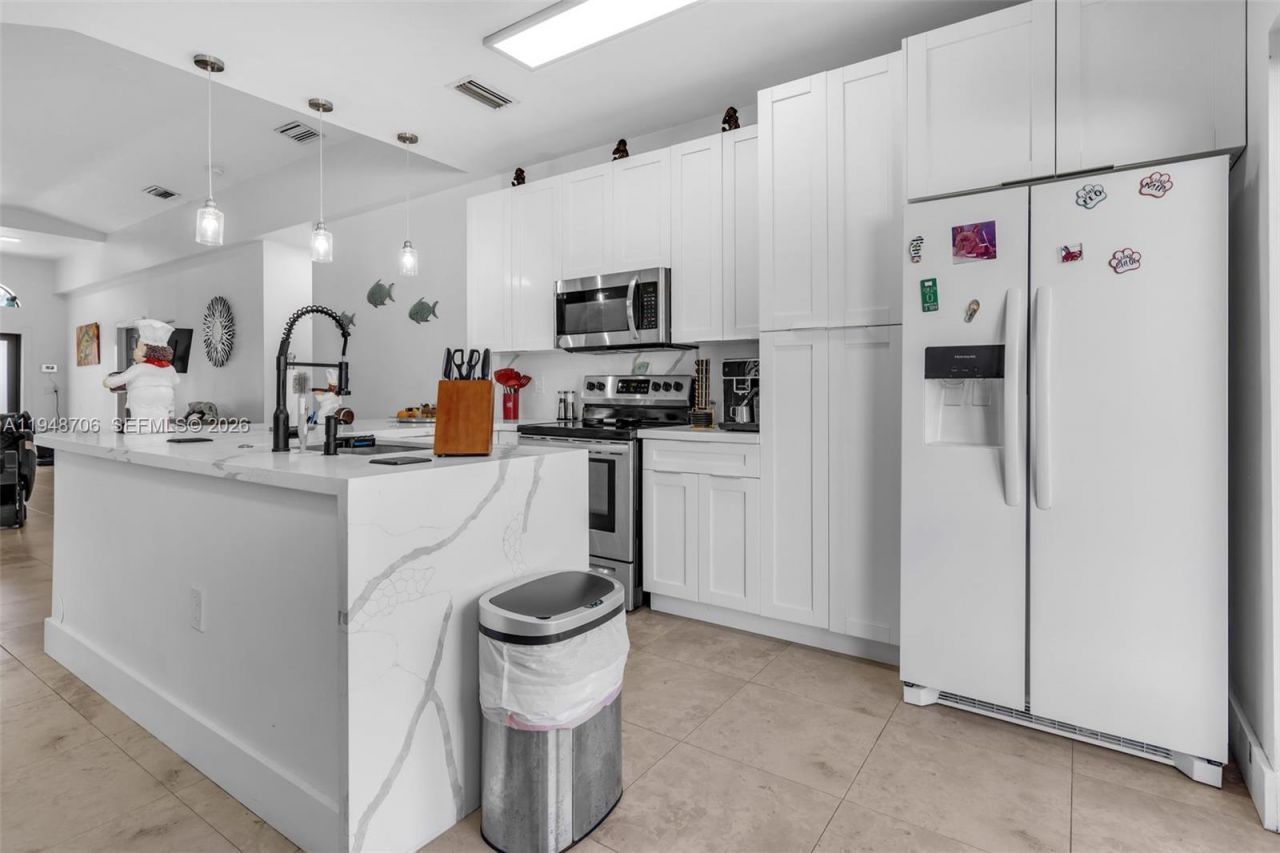 407 NW 9th Ct , Homestead, FL 33030 Photo