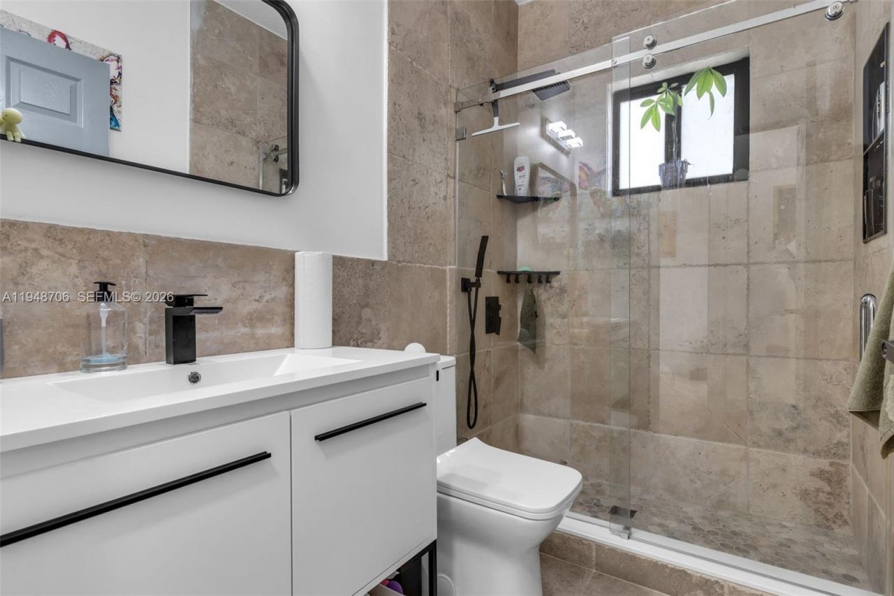 407 NW 9th Ct , Homestead, FL 33030 Photo