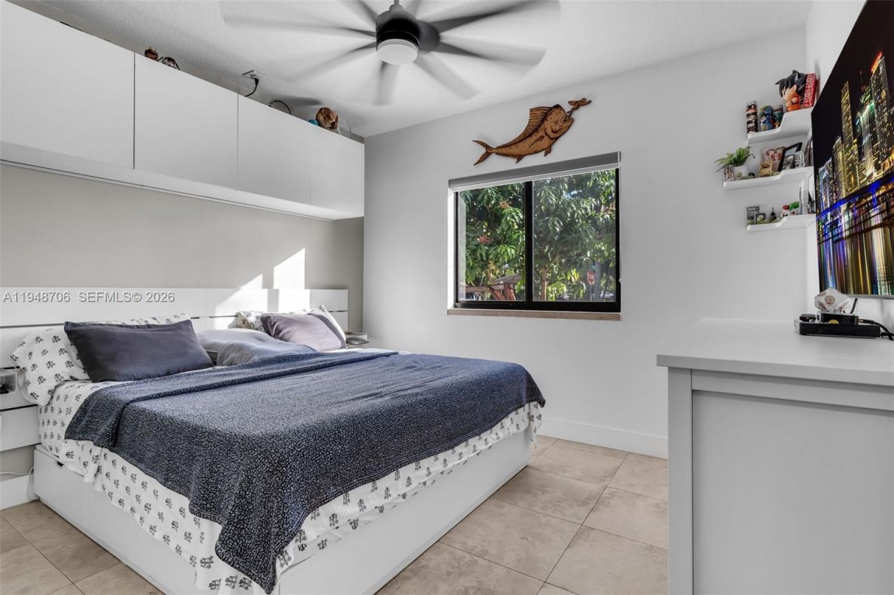 407 NW 9th Ct , Homestead, FL 33030 Photo