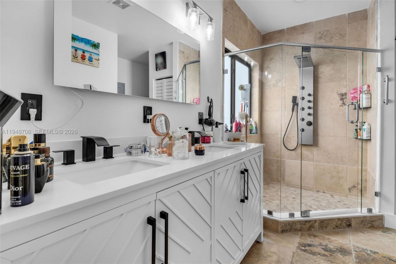 407 NW 9th Ct , Homestead, FL 33030 Photo