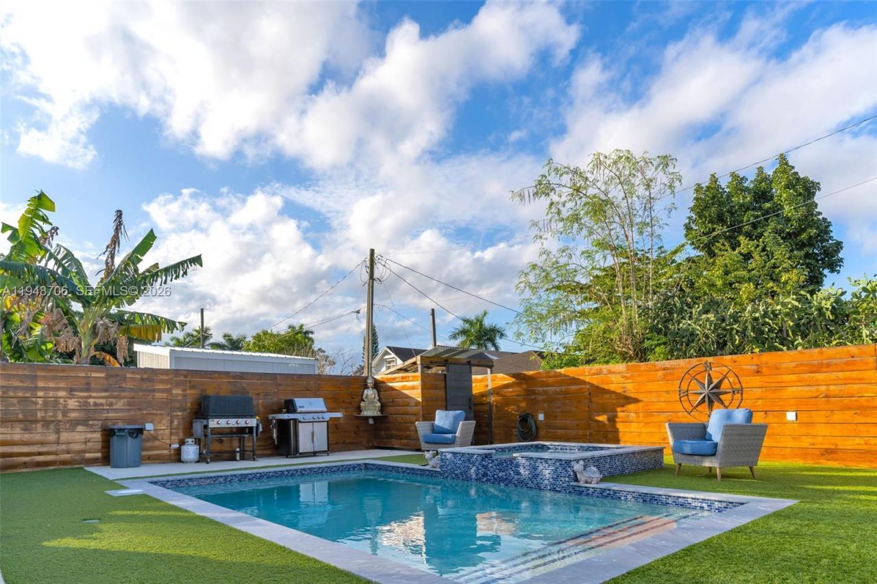 407 NW 9th Ct , Homestead, FL 33030 Photo