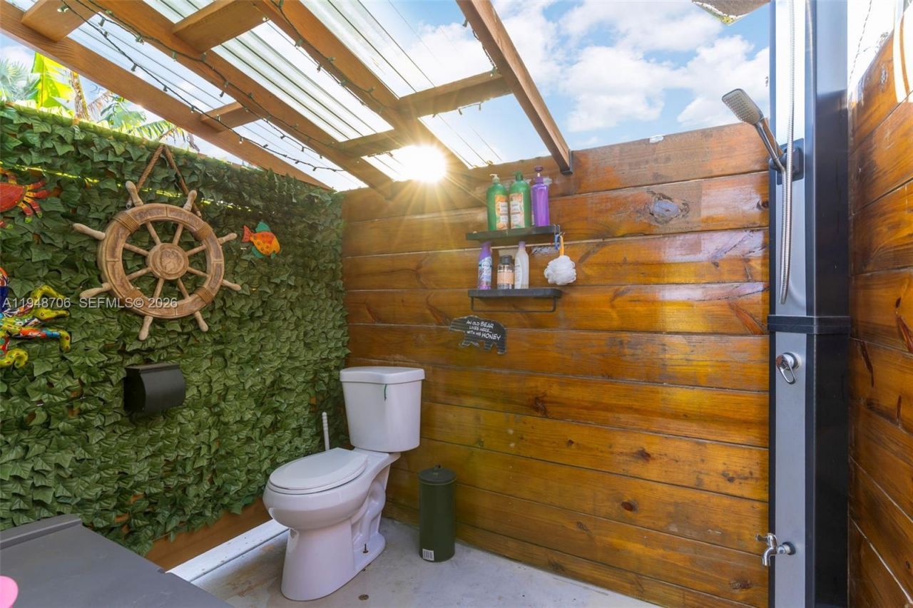 407 NW 9th Ct , Homestead, FL 33030 Photo