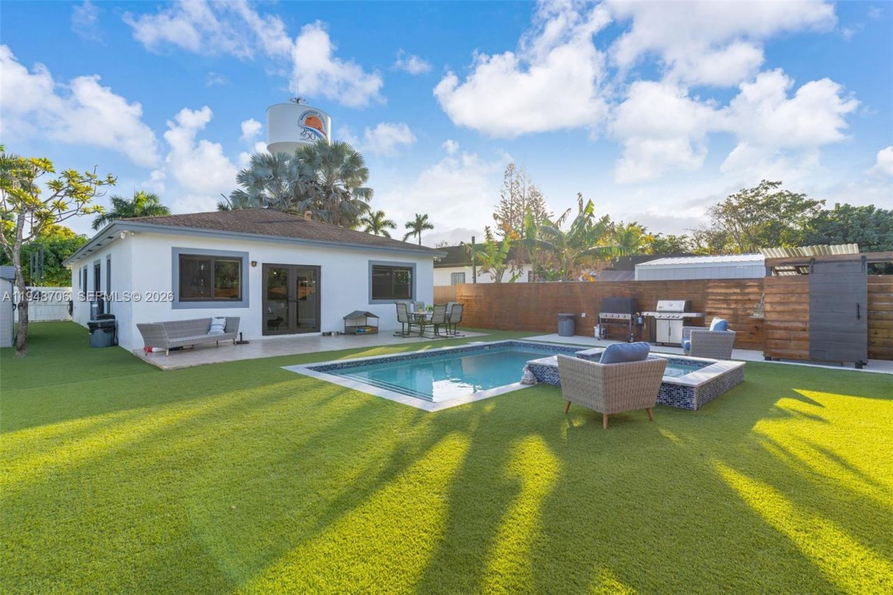 407 NW 9th Ct , Homestead, FL 33030 Photo