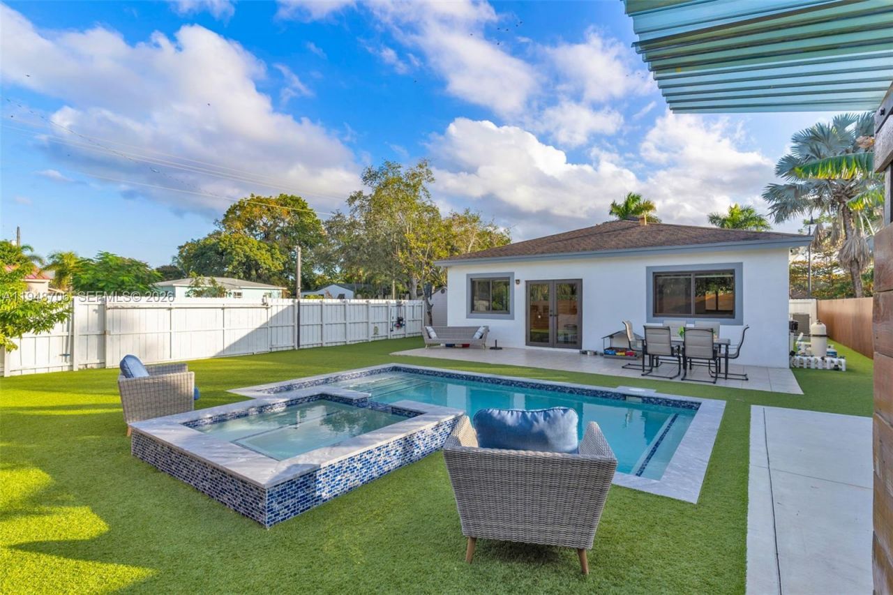 407 NW 9th Ct , Homestead, FL 33030 Photo