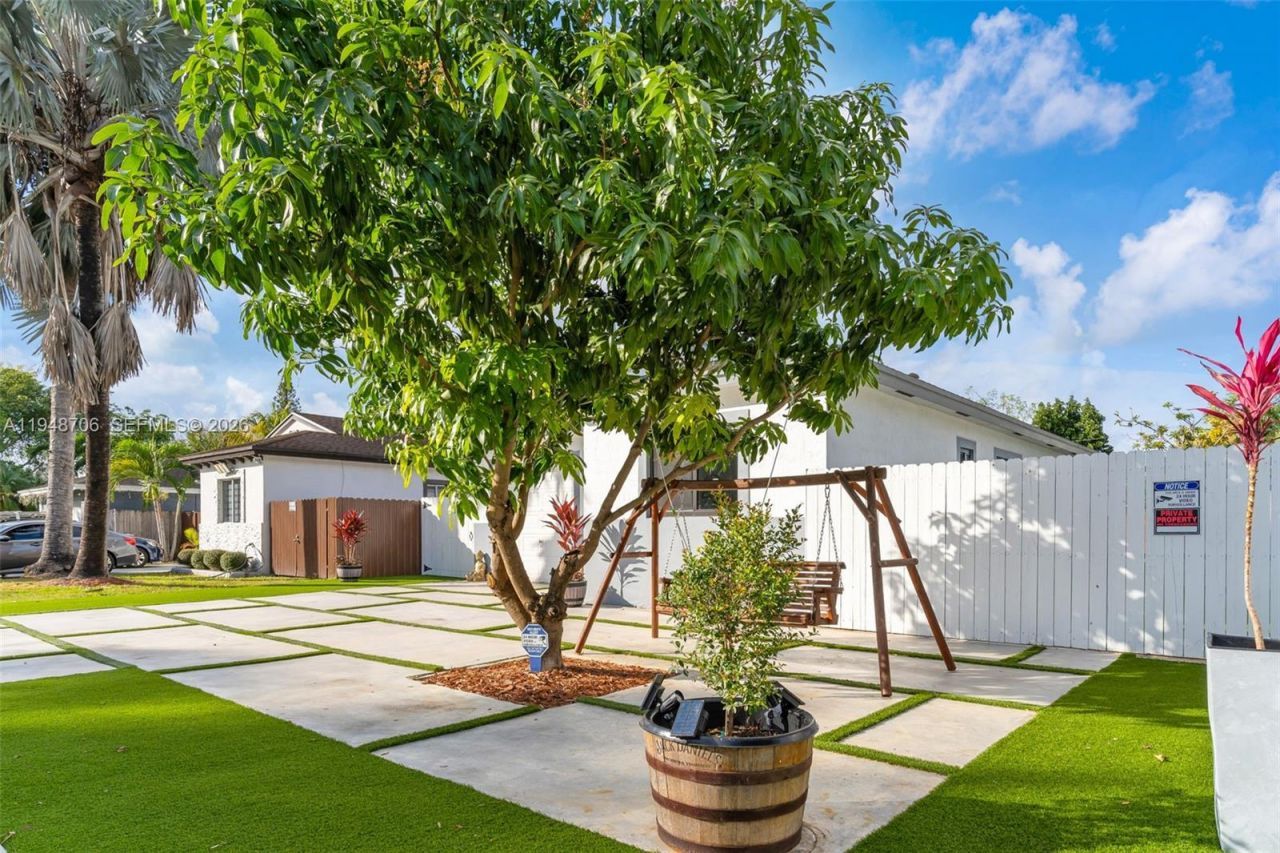 407 NW 9th Ct , Homestead, FL 33030 Photo