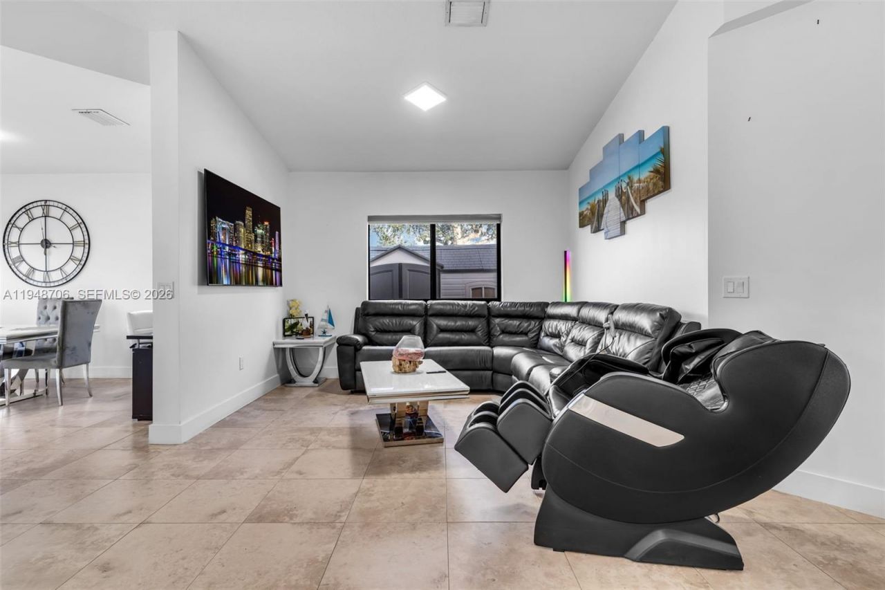 407 NW 9th Ct , Homestead, FL 33030 Photo