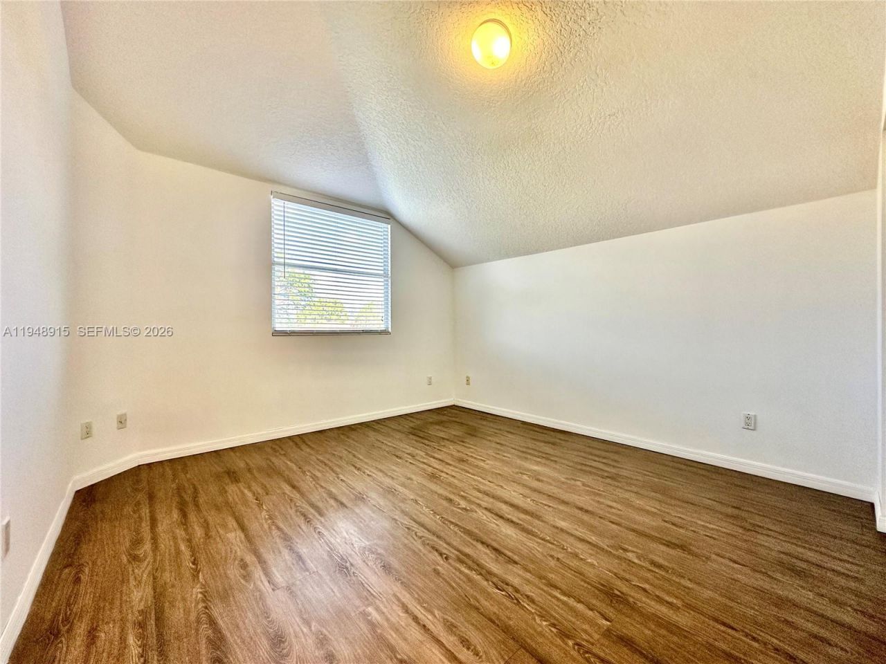 1013 Via Jardin , Riviera Beach, FL 33418 Photo