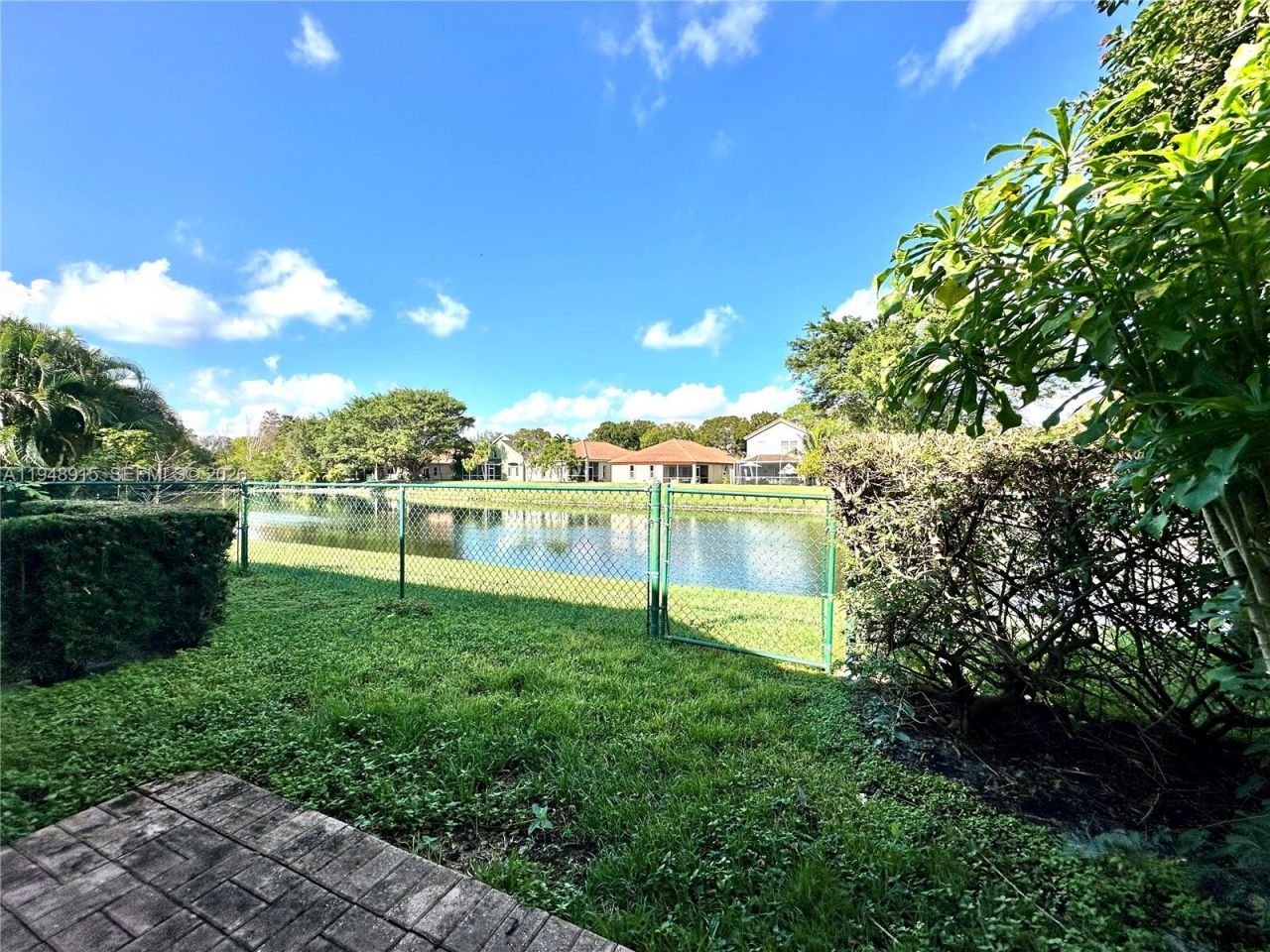 1013 Via Jardin , Riviera Beach, FL 33418 Photo