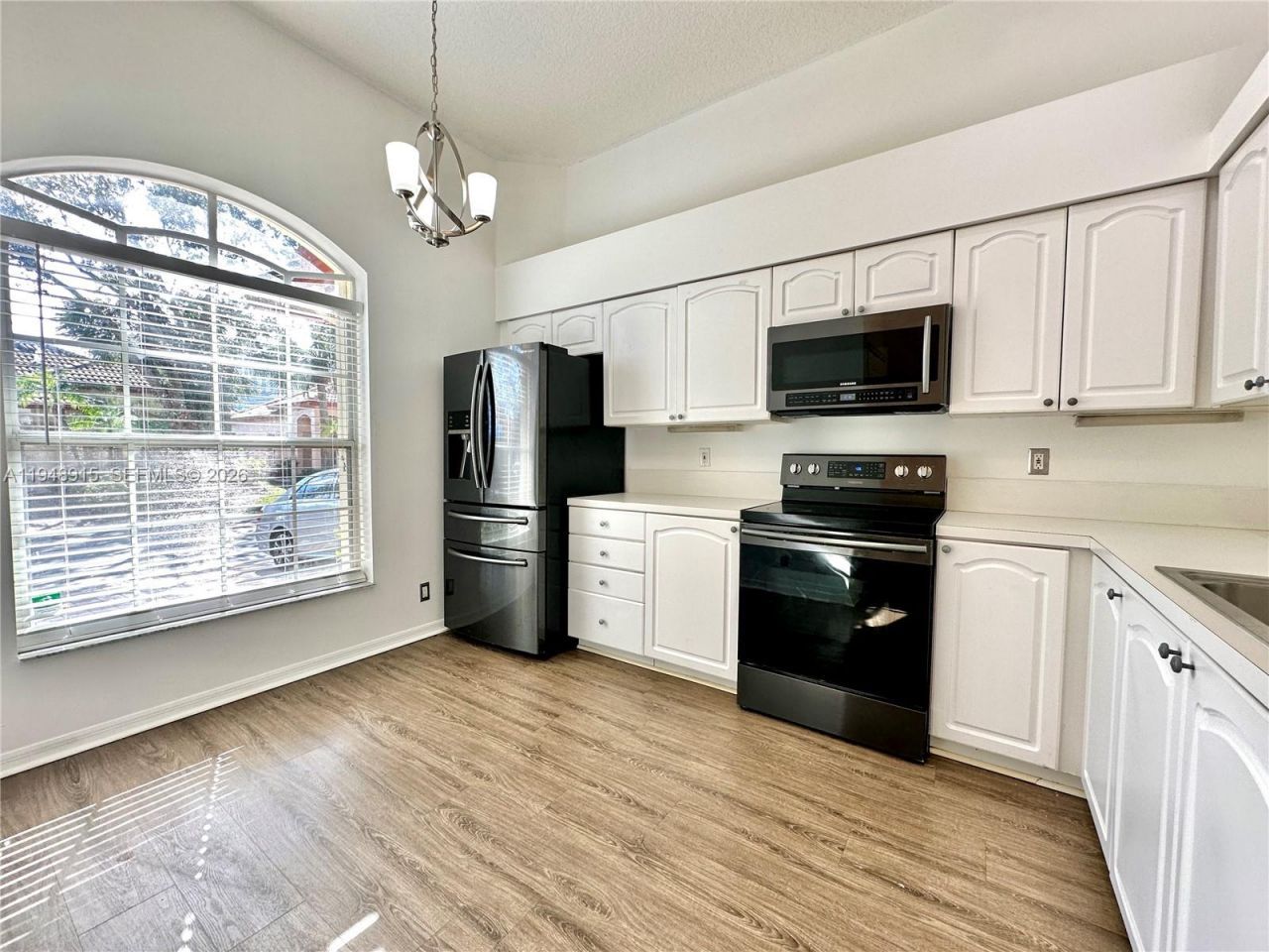 1013 Via Jardin , Riviera Beach, FL 33418 Photo