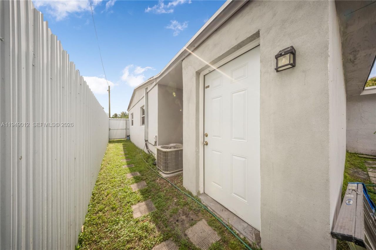 6971 SW 24th St, Miramar, FL 33023 Photo