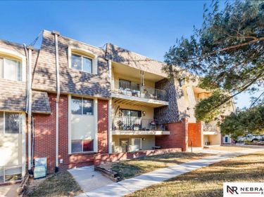 12025 Pierce Plaza, Unit 323, Omaha, NE 68144