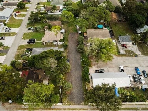 3630 S Haverhill Road, GREENACRES, FL 33463