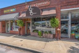 1013 4th Ave. photo 4