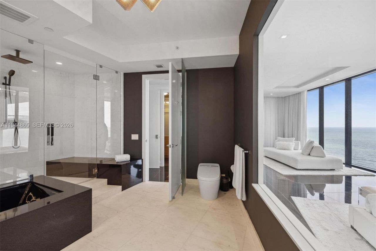 18555 Collins Ave , Unit 2601, Sunny Isles Beach, FL 33160 Photo