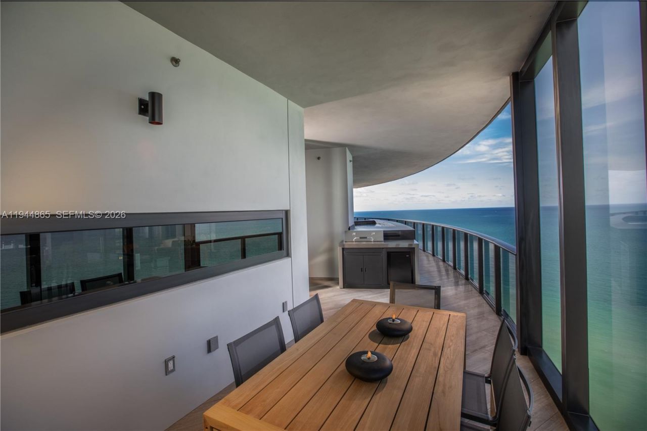 18555 Collins Ave , Unit 2601, Sunny Isles Beach, FL 33160 Photo