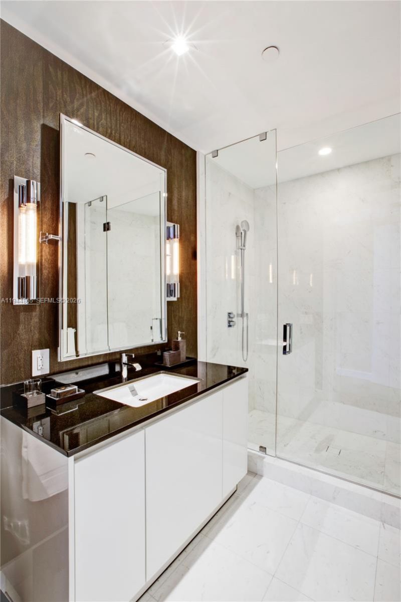 18555 Collins Ave , Unit 2601, Sunny Isles Beach, FL 33160 Photo