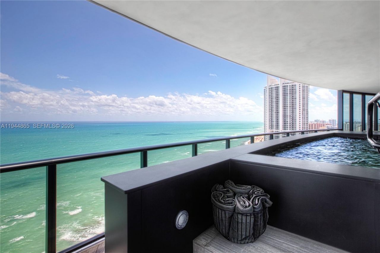 18555 Collins Ave , Unit 2601, Sunny Isles Beach, FL 33160 Photo
