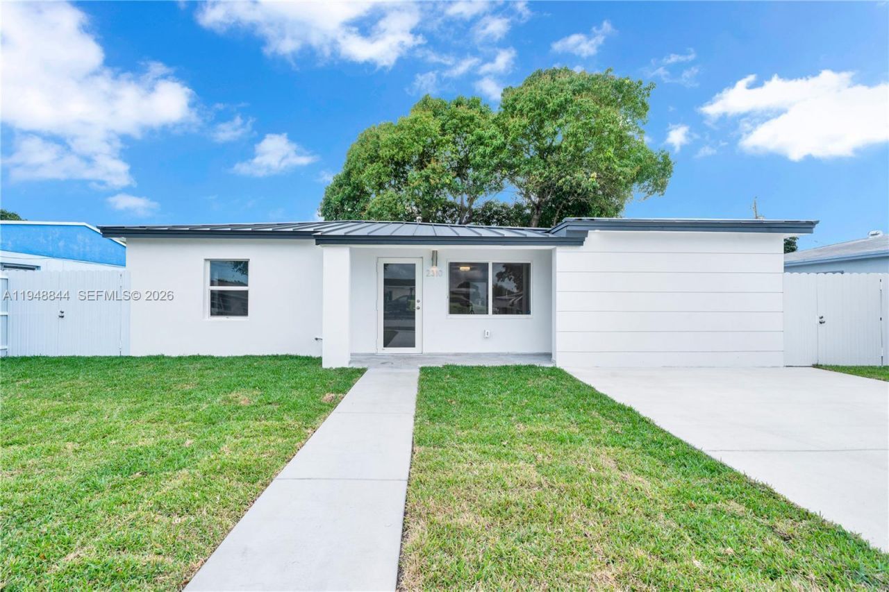 2310 NW 155th St, Miami Gardens, FL 33054 Photo