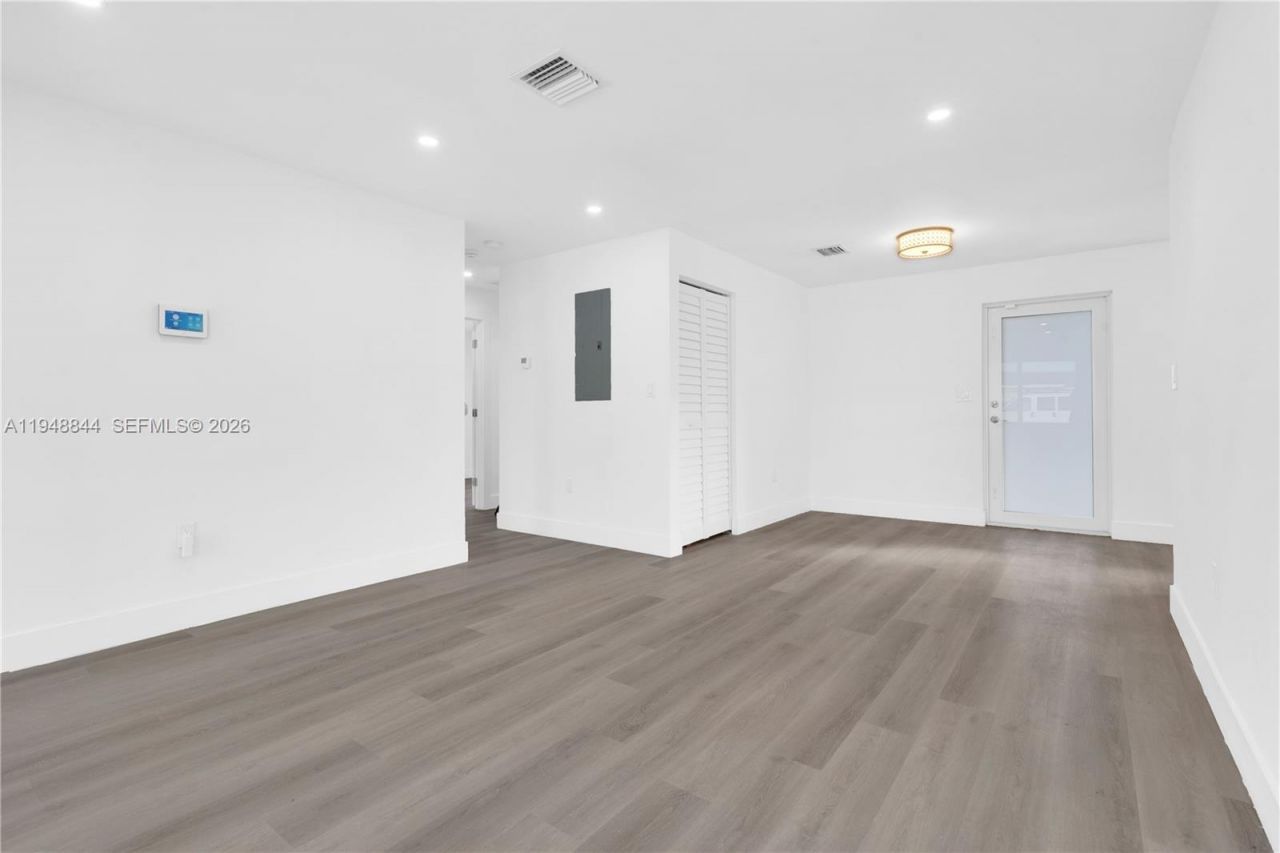 2310 NW 155th St, Miami Gardens, FL 33054 Photo