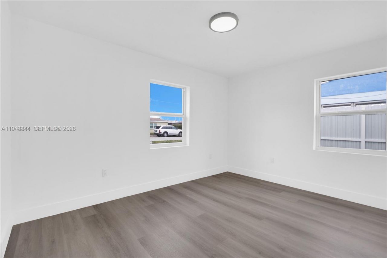 2310 NW 155th St, Miami Gardens, FL 33054 Photo