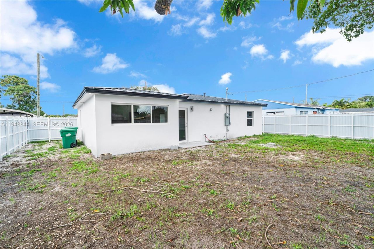 2310 NW 155th St, Miami Gardens, FL 33054 Photo