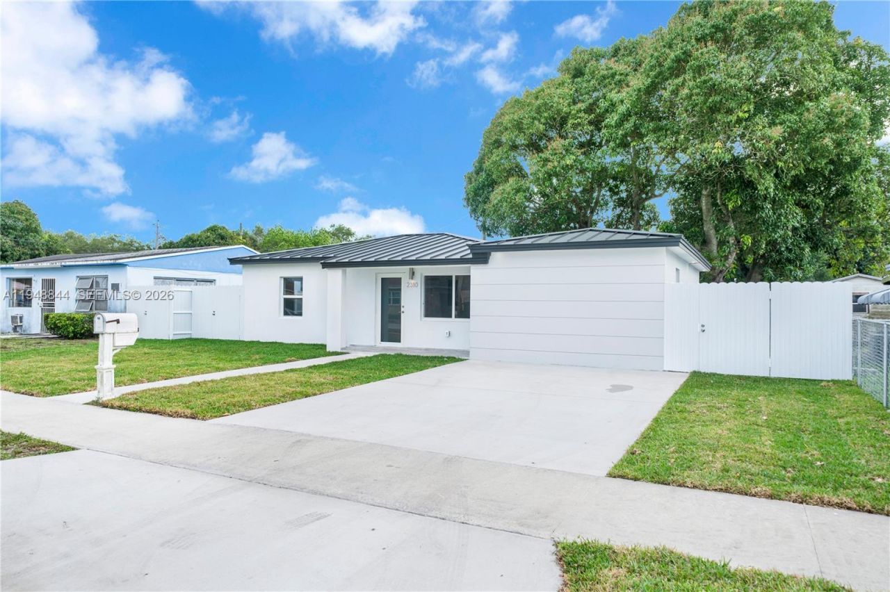 2310 NW 155th St, Miami Gardens, FL 33054 Photo