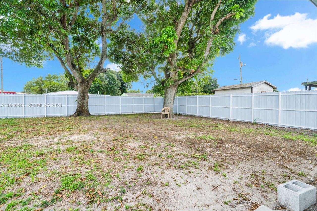 2310 NW 155th St, Miami Gardens, FL 33054 Photo