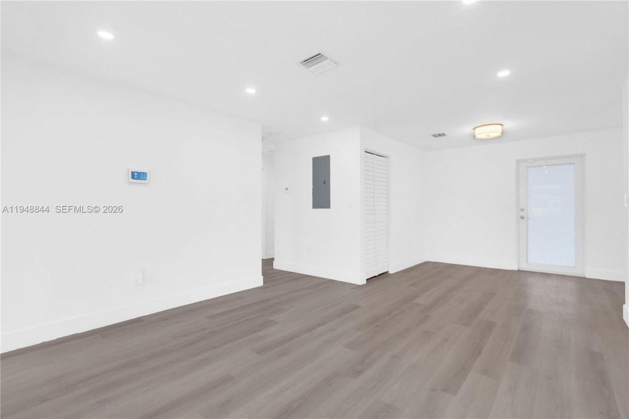 2310 NW 155th St, Miami Gardens, FL 33054 Photo