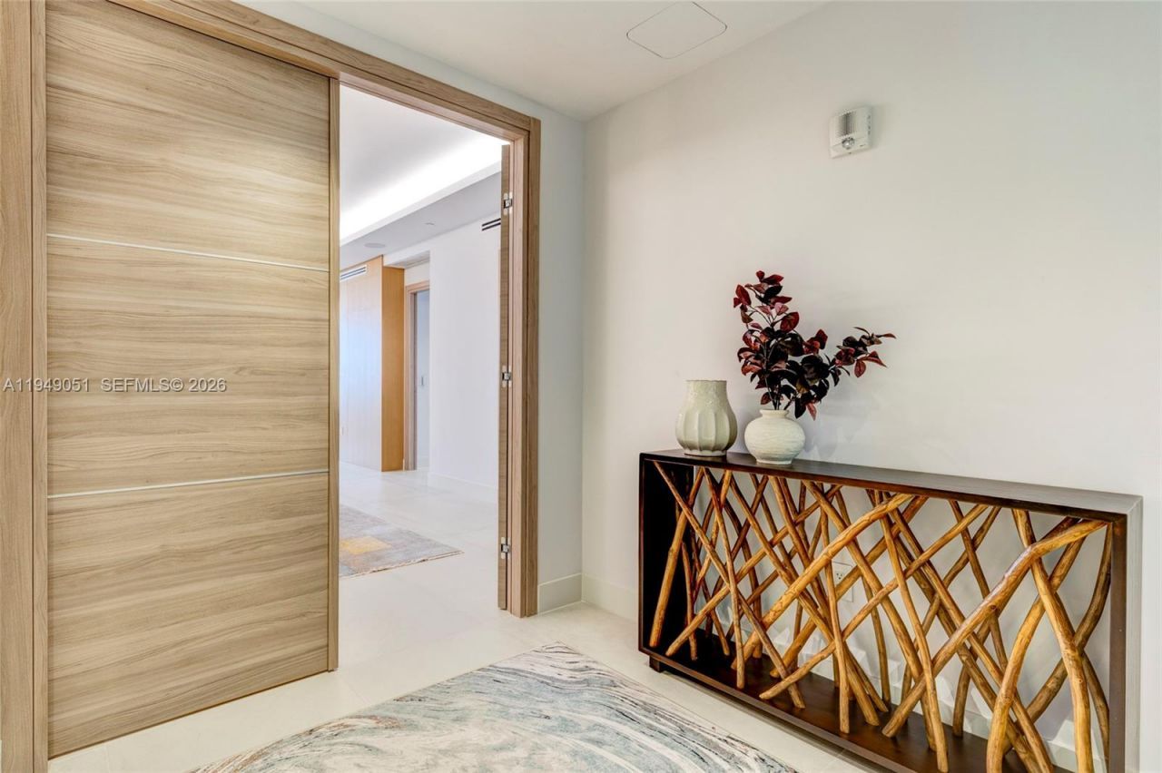 515 Valencia Ave, Unit 604, Coral Gables, FL 33134 Photo