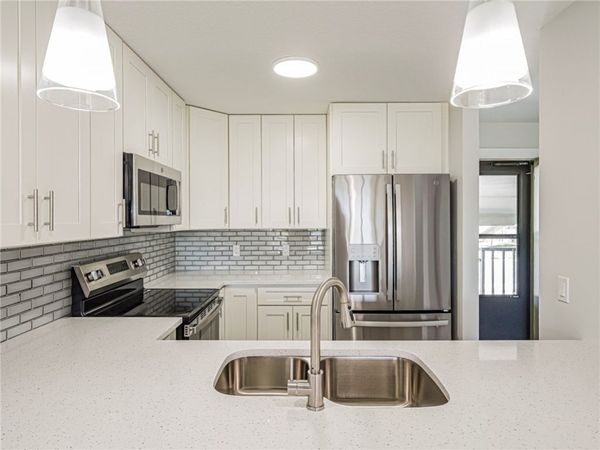 26 Plantation Drive, Unit 202, Vero Beach, FL 32966