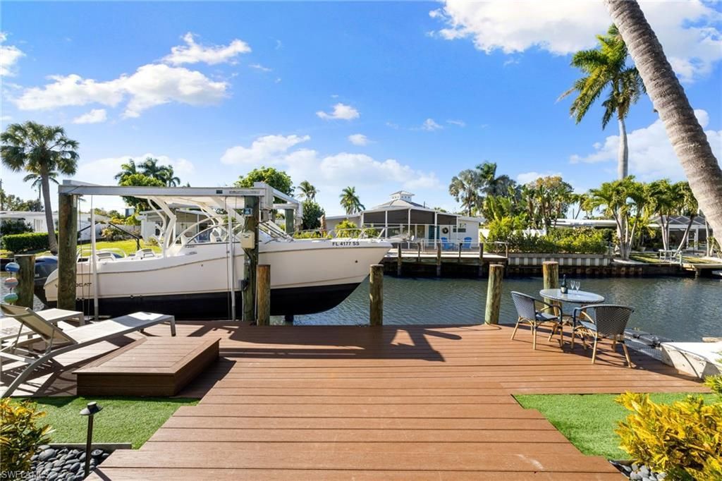 1820 Holiday Ln, Naples, FL 34104 Photo