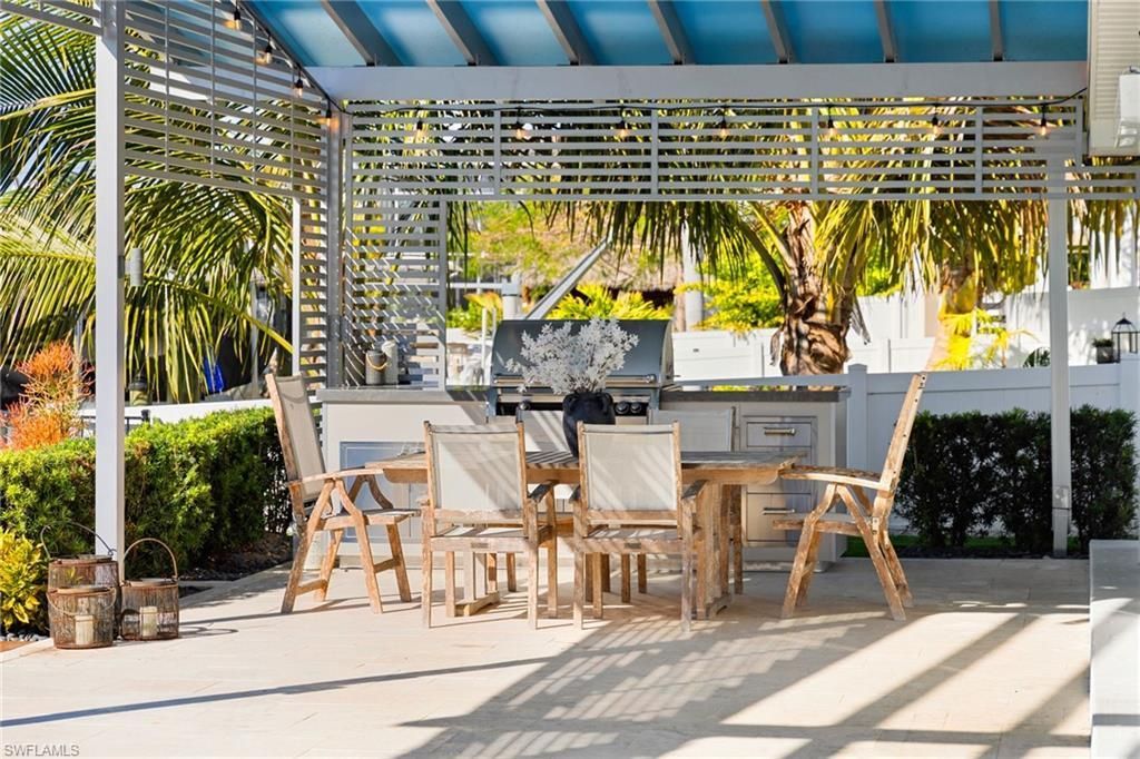 1820 Holiday Ln, Naples, FL 34104 Photo