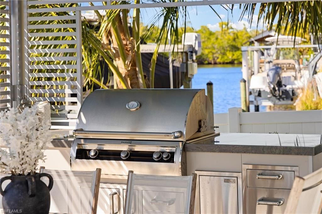 1820 Holiday Ln, Naples, FL 34104 Photo