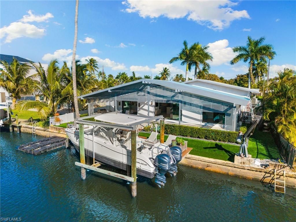 1820 Holiday Ln, Naples, FL 34104 Photo