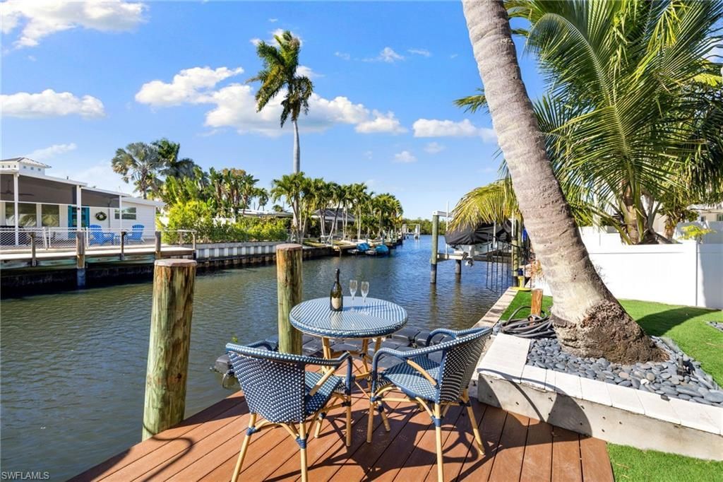 1820 Holiday Ln, Naples, FL 34104 Photo